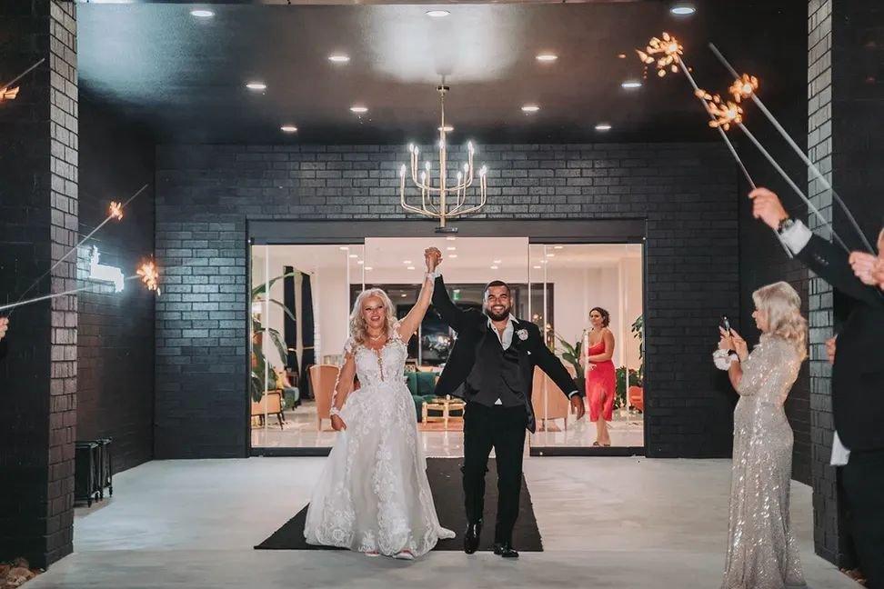 carousel-hero-element image-4