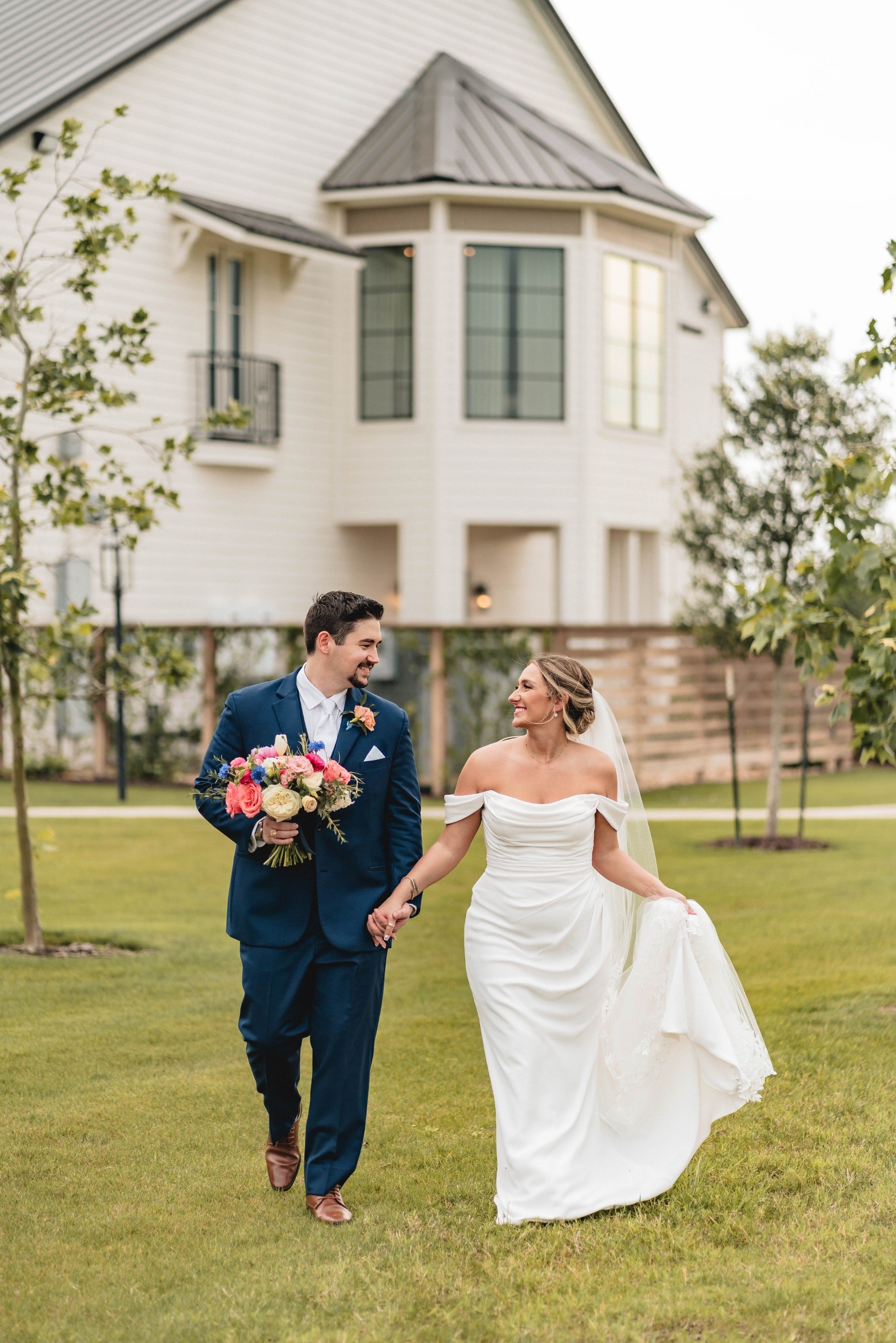 carousel-hero-element image-0